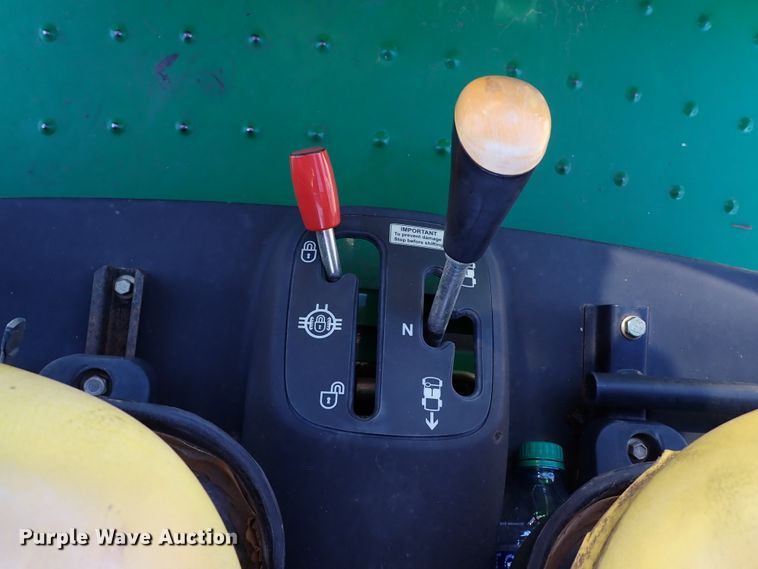 image for item IN9585 John Deere Gator CX  utility vehicle