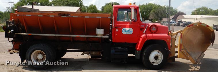 image for item IN9876 1985 Ford 8000  spreader truck