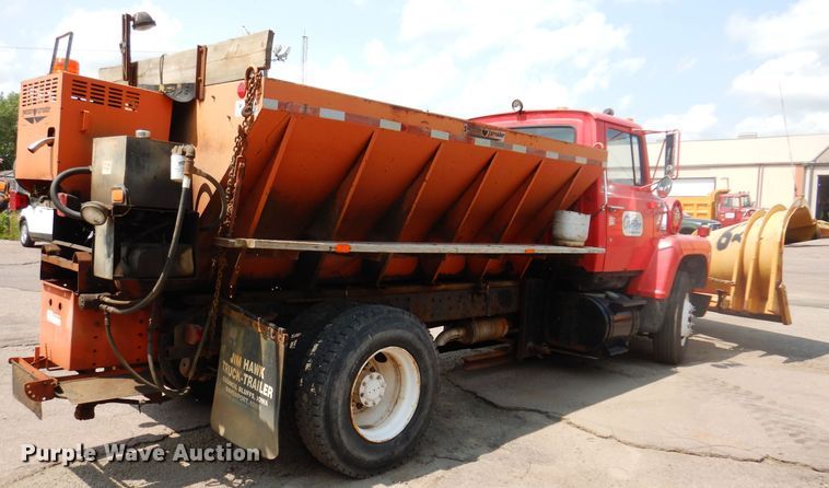 image for item IN9876 1985 Ford 8000  spreader truck