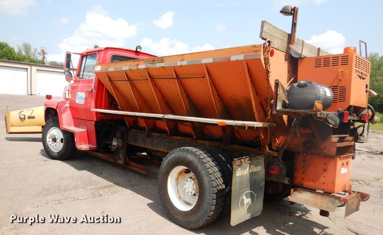 image for item IN9876 1985 Ford 8000  spreader truck