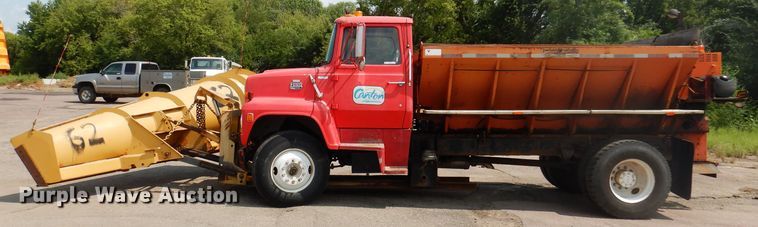 image for item IN9876 1985 Ford 8000  spreader truck