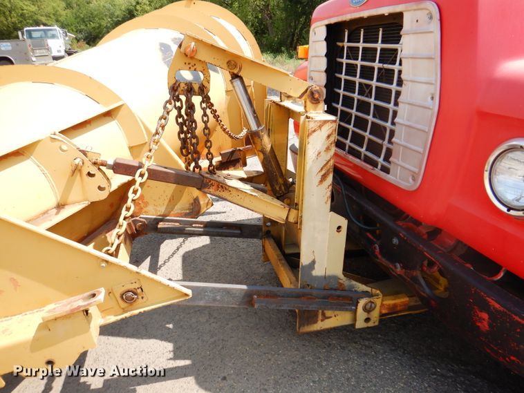 image for item IN9876 1985 Ford 8000  spreader truck