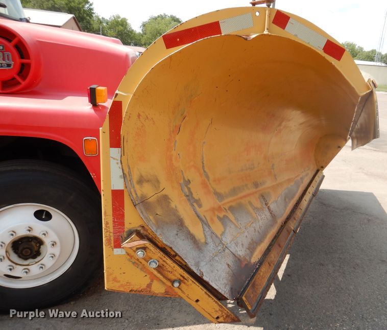 image for item IN9876 1985 Ford 8000  spreader truck