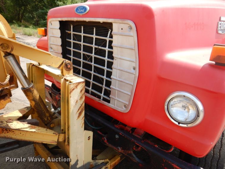 image for item IN9876 1985 Ford 8000  spreader truck