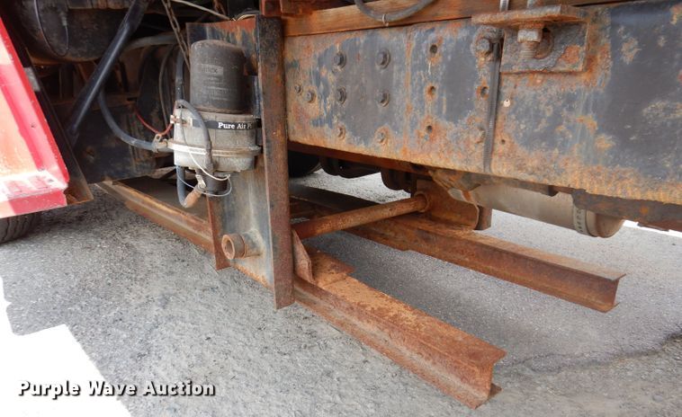 image for item IN9876 1985 Ford 8000  spreader truck