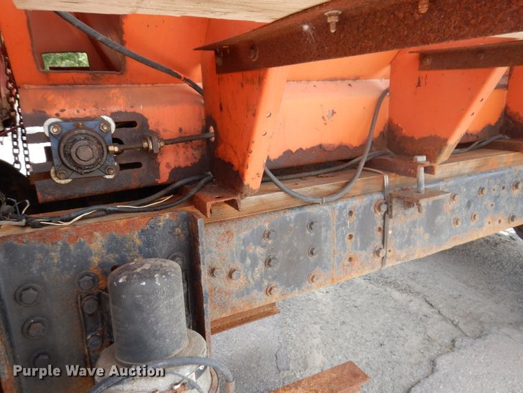 image for item IN9876 1985 Ford 8000  spreader truck