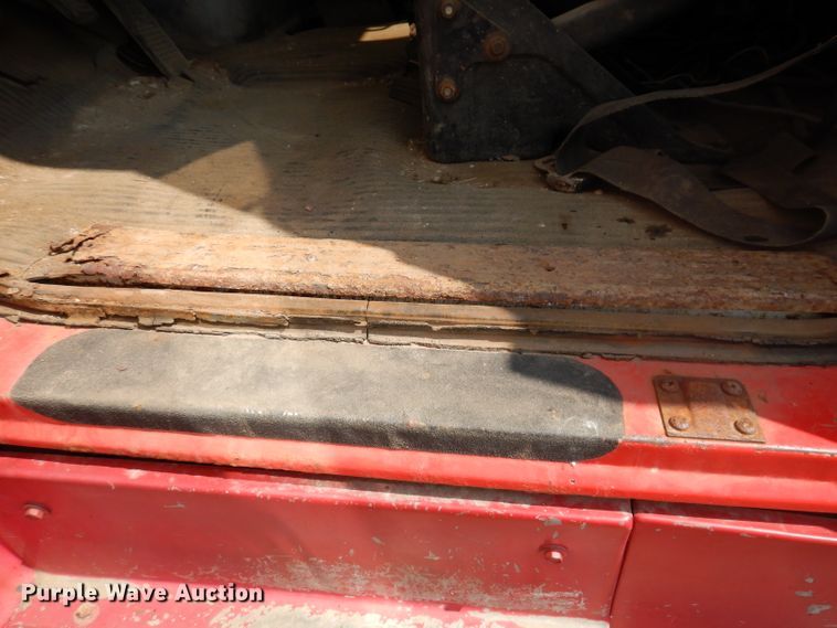 image for item IN9876 1985 Ford 8000  spreader truck