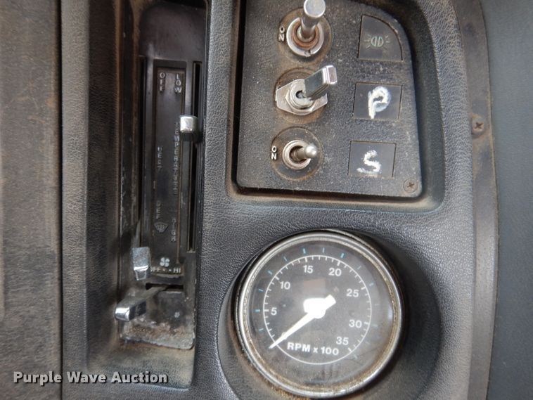 image for item IN9876 1985 Ford 8000  spreader truck