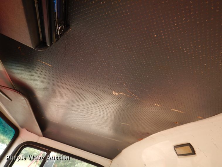 image for item IN9876 1985 Ford 8000  spreader truck