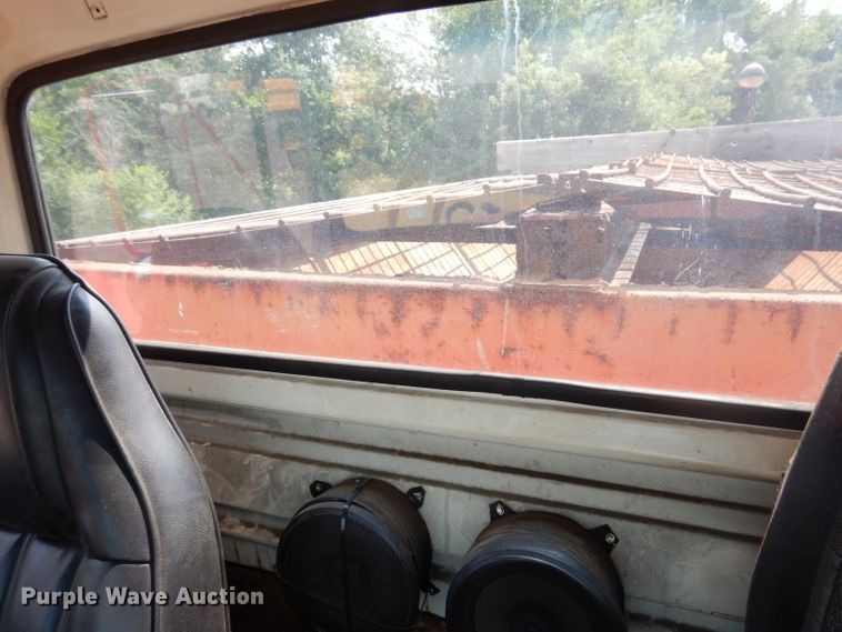 image for item IN9876 1985 Ford 8000  spreader truck