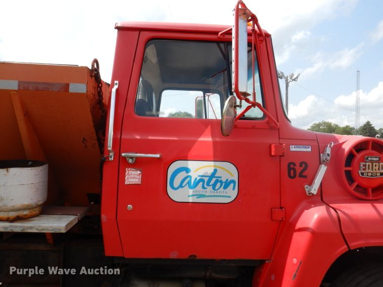 image for item IN9876 1985 Ford 8000  spreader truck