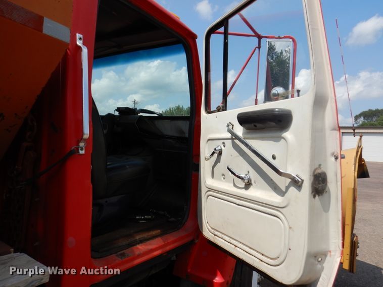 image for item IN9876 1985 Ford 8000  spreader truck