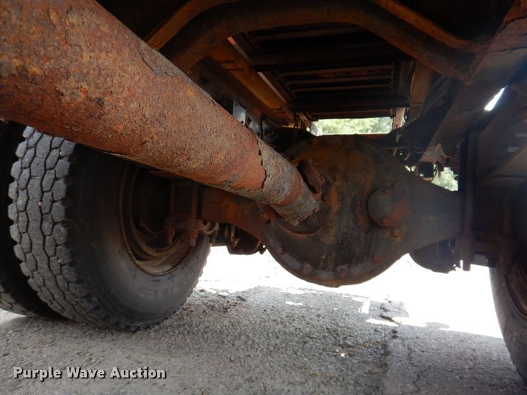 image for item IN9876 1985 Ford 8000  spreader truck