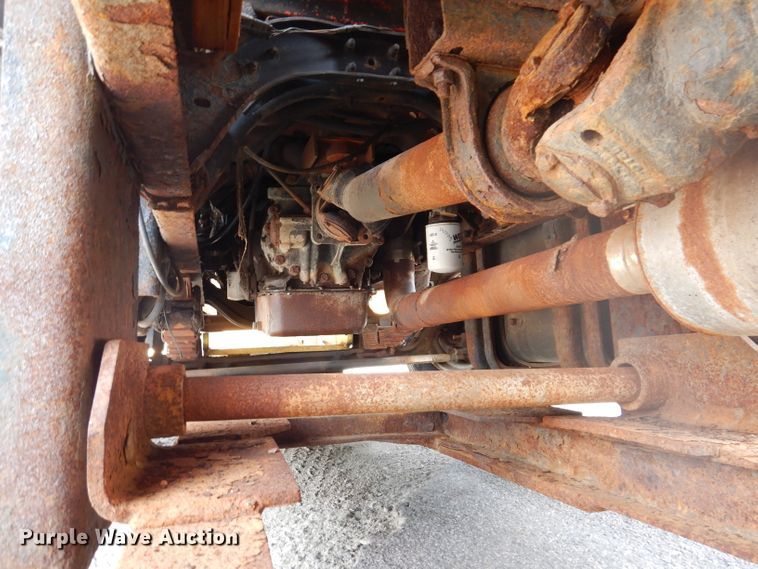 image for item IN9876 1985 Ford 8000  spreader truck