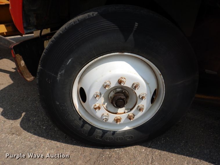 image for item IN9876 1985 Ford 8000  spreader truck