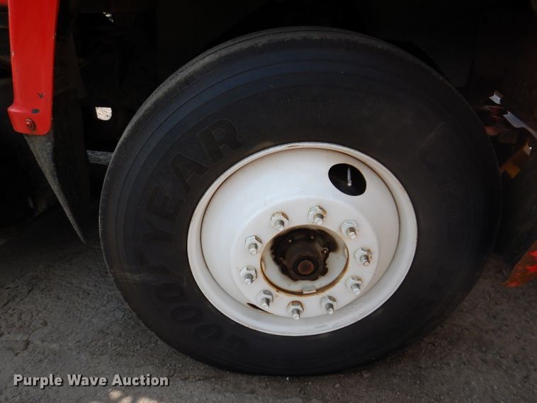 image for item IN9876 1985 Ford 8000  spreader truck