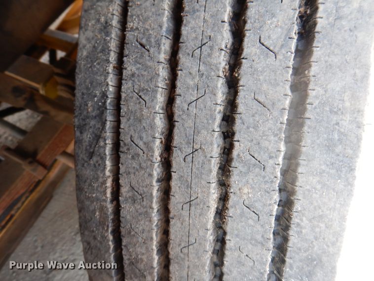 image for item IN9876 1985 Ford 8000  spreader truck