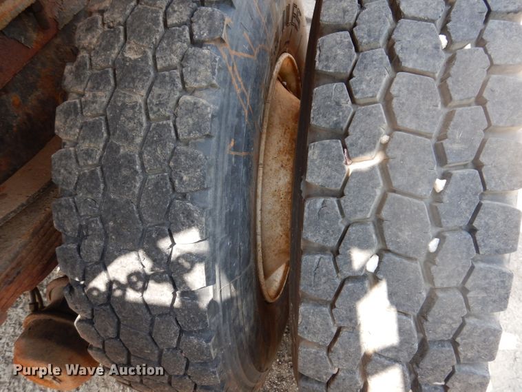 image for item IN9876 1985 Ford 8000  spreader truck