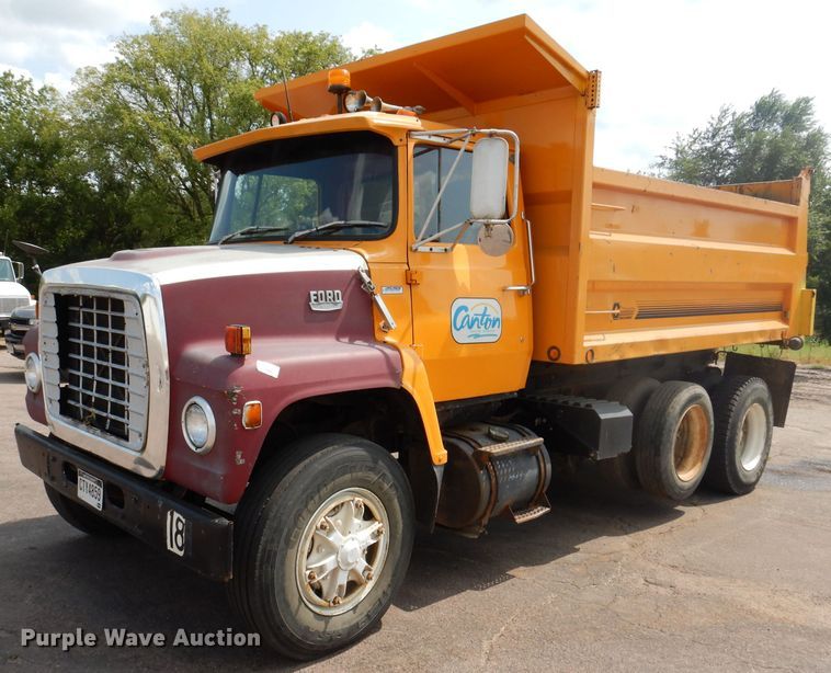 image for item IN9877 1984 Ford LN8000  dump truck