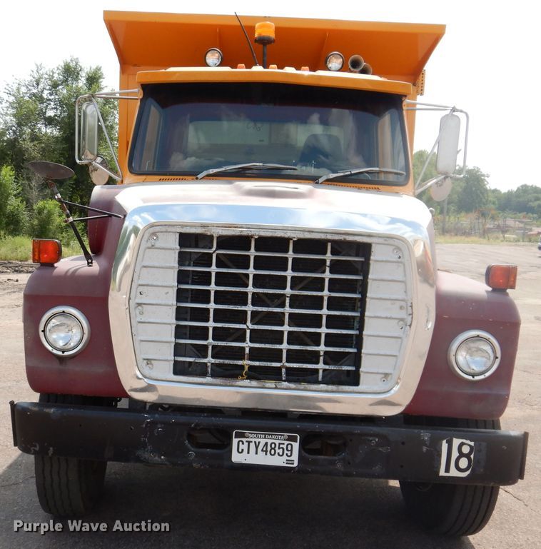 image for item IN9877 1984 Ford LN8000  dump truck
