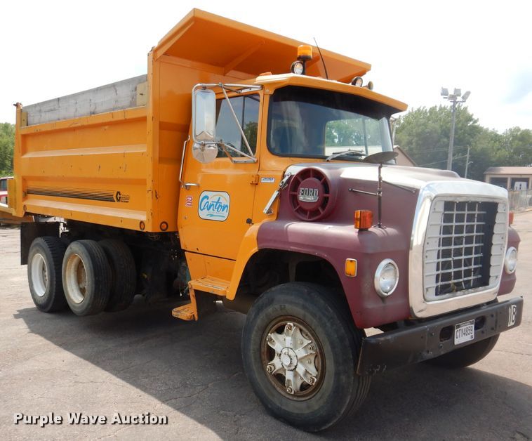 image for item IN9877 1984 Ford LN8000  dump truck