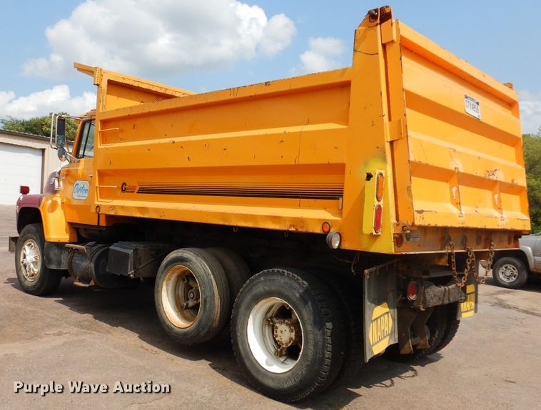 image for item IN9877 1984 Ford LN8000  dump truck