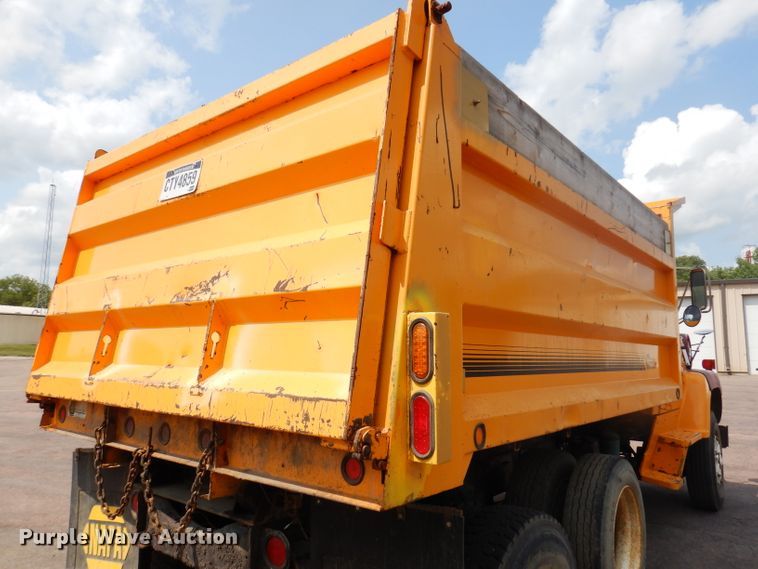 image for item IN9877 1984 Ford LN8000  dump truck
