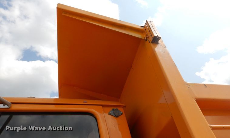 image for item IN9877 1984 Ford LN8000  dump truck