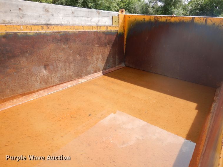 image for item IN9877 1984 Ford LN8000  dump truck