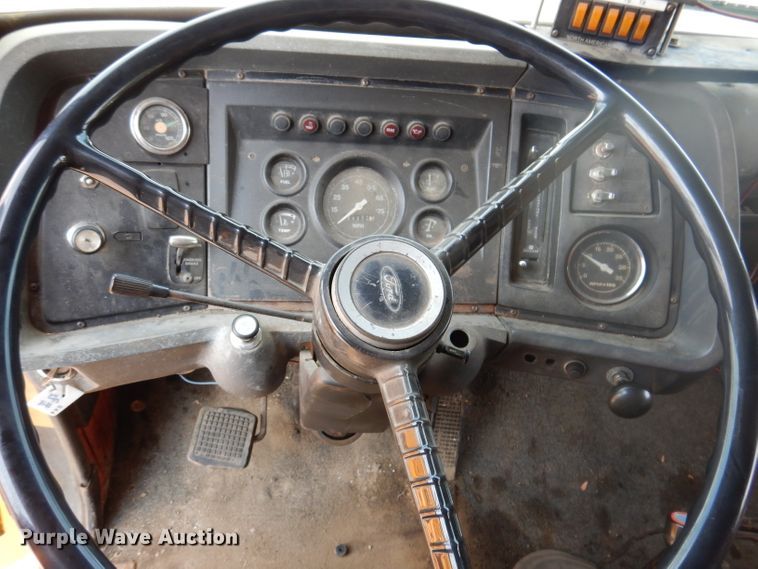 image for item IN9877 1984 Ford LN8000  dump truck