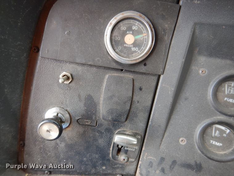 image for item IN9877 1984 Ford LN8000  dump truck