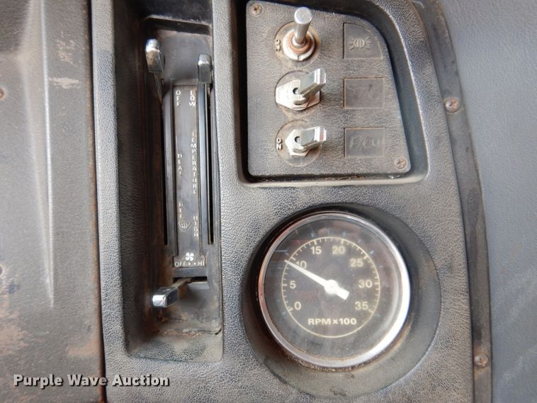 image for item IN9877 1984 Ford LN8000  dump truck