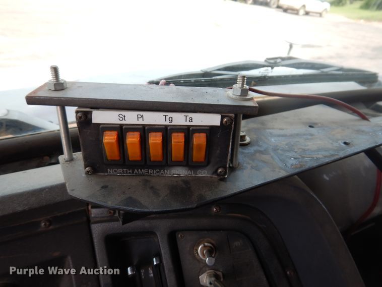 image for item IN9877 1984 Ford LN8000  dump truck