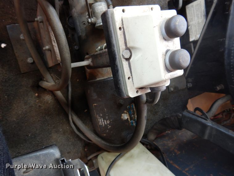 image for item IN9877 1984 Ford LN8000  dump truck