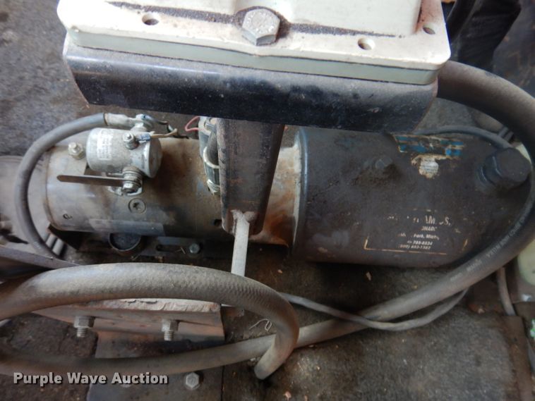 image for item IN9877 1984 Ford LN8000  dump truck