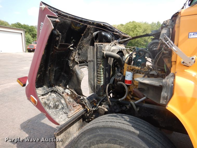 image for item IN9877 1984 Ford LN8000  dump truck