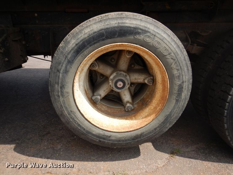 image for item IN9877 1984 Ford LN8000  dump truck