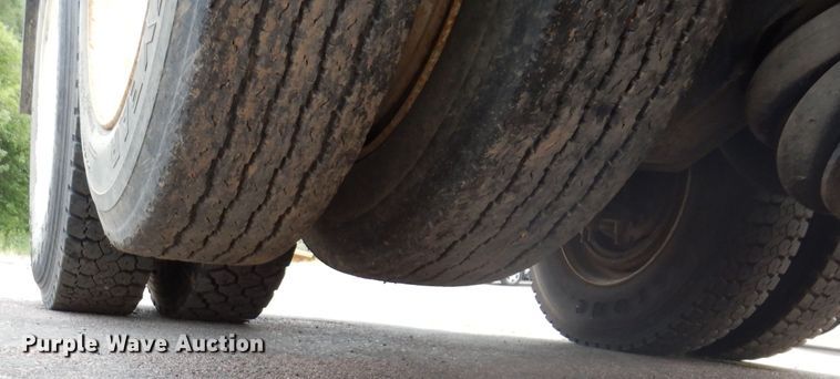 image for item IN9877 1984 Ford LN8000  dump truck