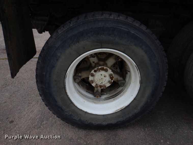 image for item IN9877 1984 Ford LN8000  dump truck