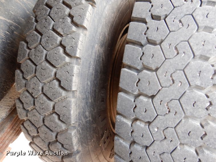 image for item IN9877 1984 Ford LN8000  dump truck