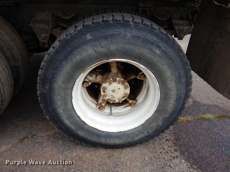 image for item IN9877 1984 Ford LN8000  dump truck