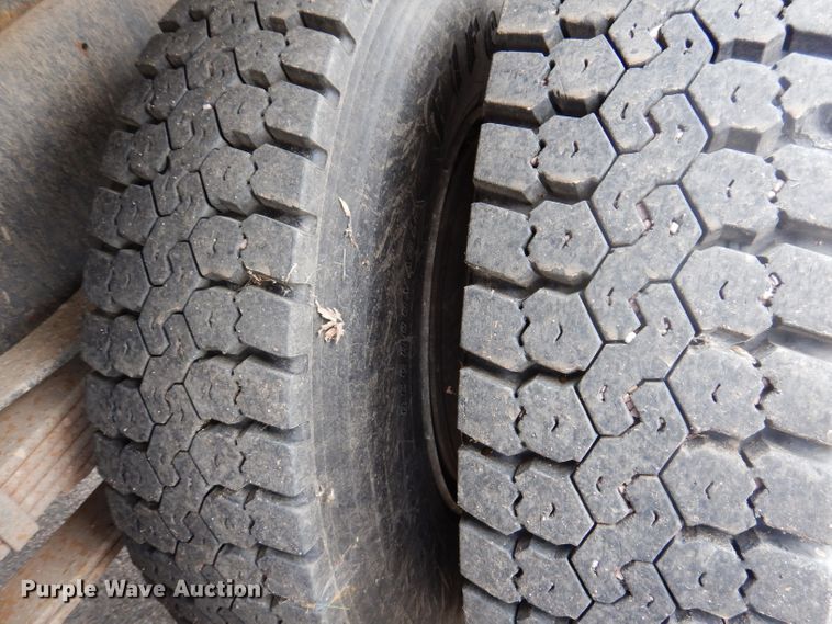 image for item IN9877 1984 Ford LN8000  dump truck