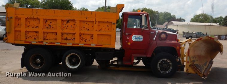 image for item IN9878 1986 Ford LN8000  dump truck