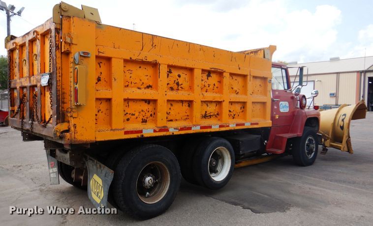image for item IN9878 1986 Ford LN8000  dump truck