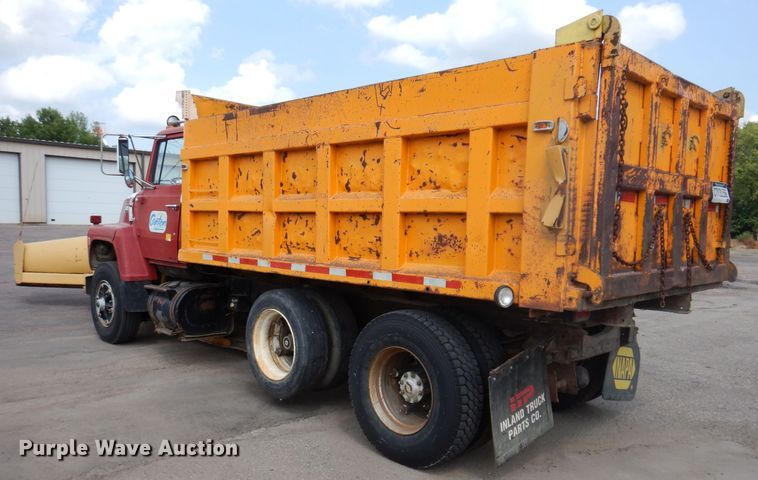 image for item IN9878 1986 Ford LN8000  dump truck