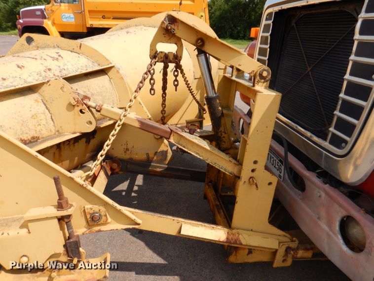 image for item IN9878 1986 Ford LN8000  dump truck