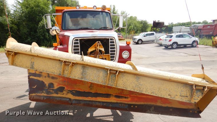 image for item IN9878 1986 Ford LN8000  dump truck