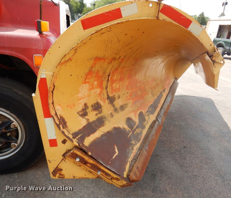 image for item IN9878 1986 Ford LN8000  dump truck