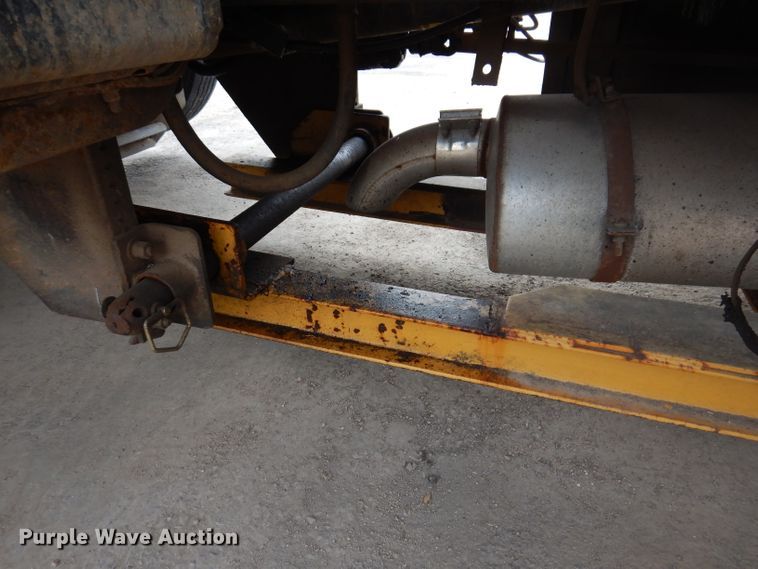 image for item IN9878 1986 Ford LN8000  dump truck