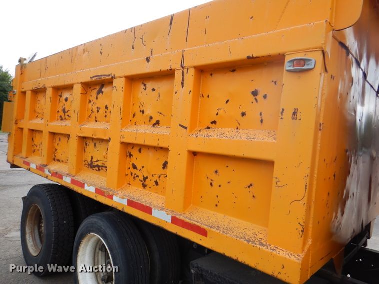 image for item IN9878 1986 Ford LN8000  dump truck